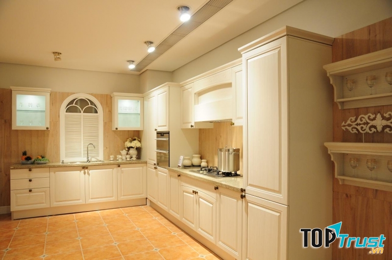 Nên dùng các loại đèn có ánh sáng mạnh và rõ cho căn bếp