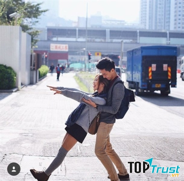 Không theo kiểu nào cả nhưng bạn vẫn có thể có những bức ảnh đôi cực đẹp.