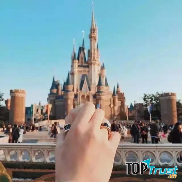 Chỉ cần tay trong tay là bạn đã có một bức ảnh để đời rồi.