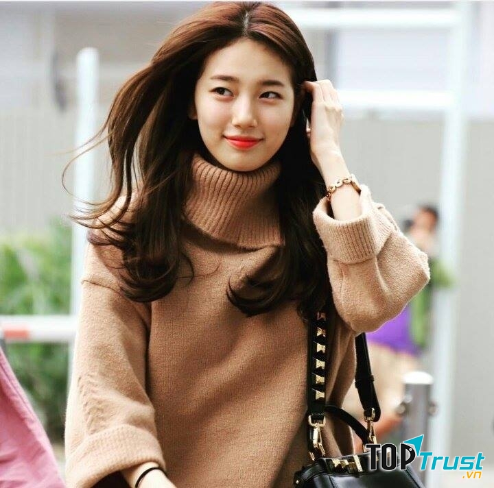 Tóc dài xoăn wavy