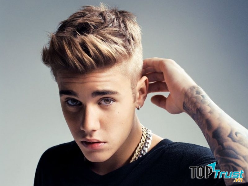 Kiểu tóc undercut được chàng ca sĩ Justin Biebe lựa chọn