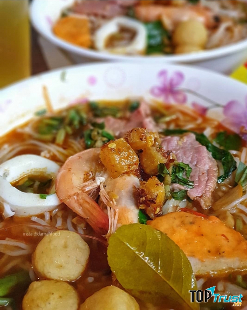 Nước dùng dậm đà