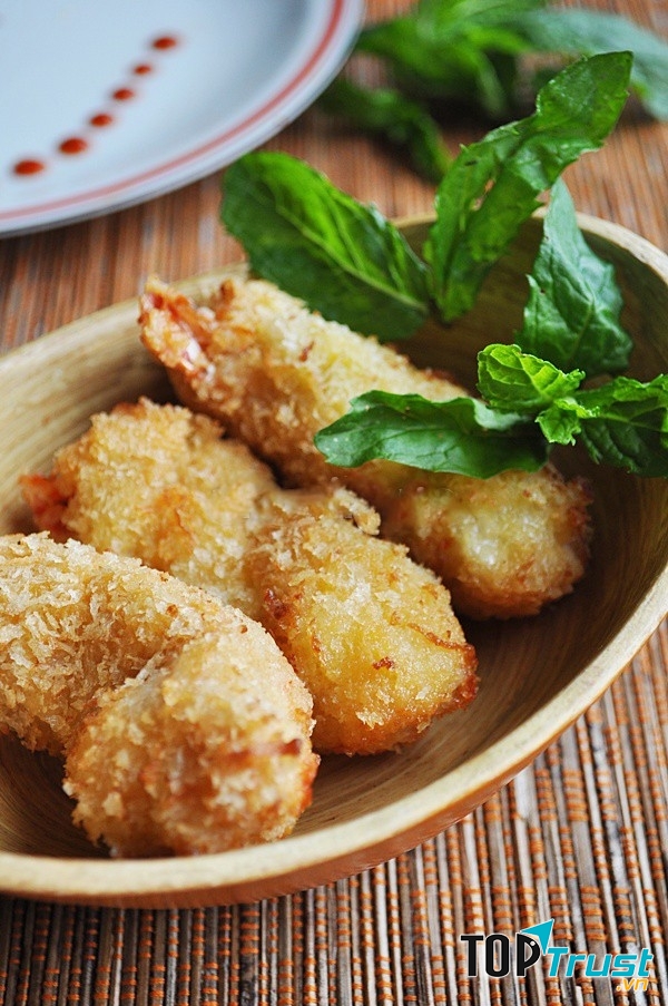 Đậu phụ cuộn tôm chiên giòn