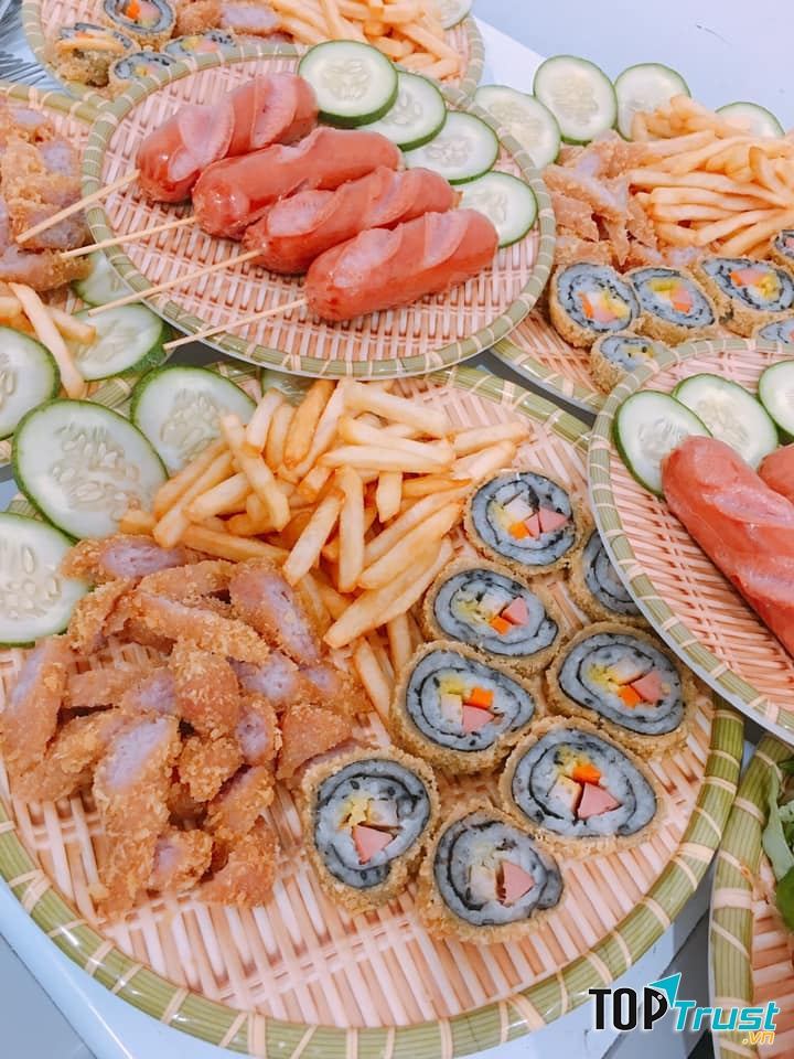 Nơi đây được xem là “Thiên đường ăn vặt” tại thành phố Pleiku, tỉnh Gia Lai với thực đơn vô cùng hấp dẫn