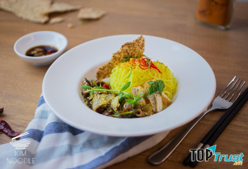 Kim Noodle - Bún lòng xào nghệ