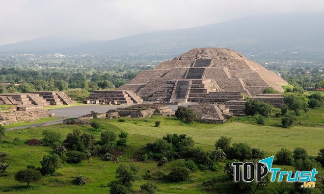 Kim tự tháp Mặt Trời ở Teotihuacan, Mexico