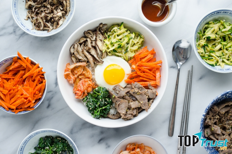 Món bibimbap tại nhà hàng Kimchi Kimchi