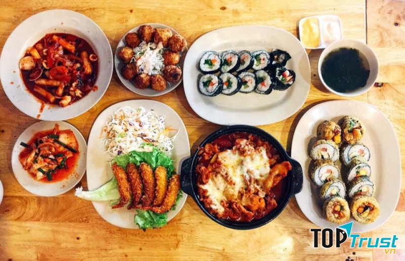 Kimpap City là một quán ăn chuyên ẩm thực Hàn Quốc với tên tuổi không hề xa lạ