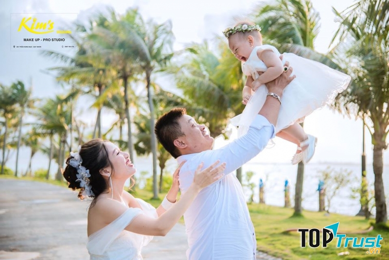 Kim's Wedding cùng những bộ ảnh gia đình thân thiện với thiên nhiên