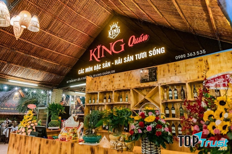 Không gian nhà hàng