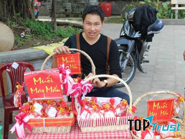 Kinh doanh diêm, muối, bật lửa đêm Giao thừa