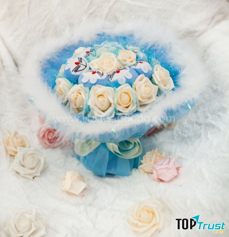 Hoa, gấu bông, socola đều là những mặt hàng kinh doanh được vào ngày Valentine (Nguồn: Sưu tầm)