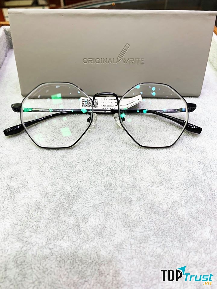 Kính Mắt Đức Long