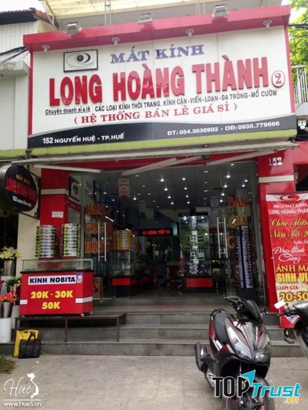 Cửa hàng mắt kính Long Hoàng Thành