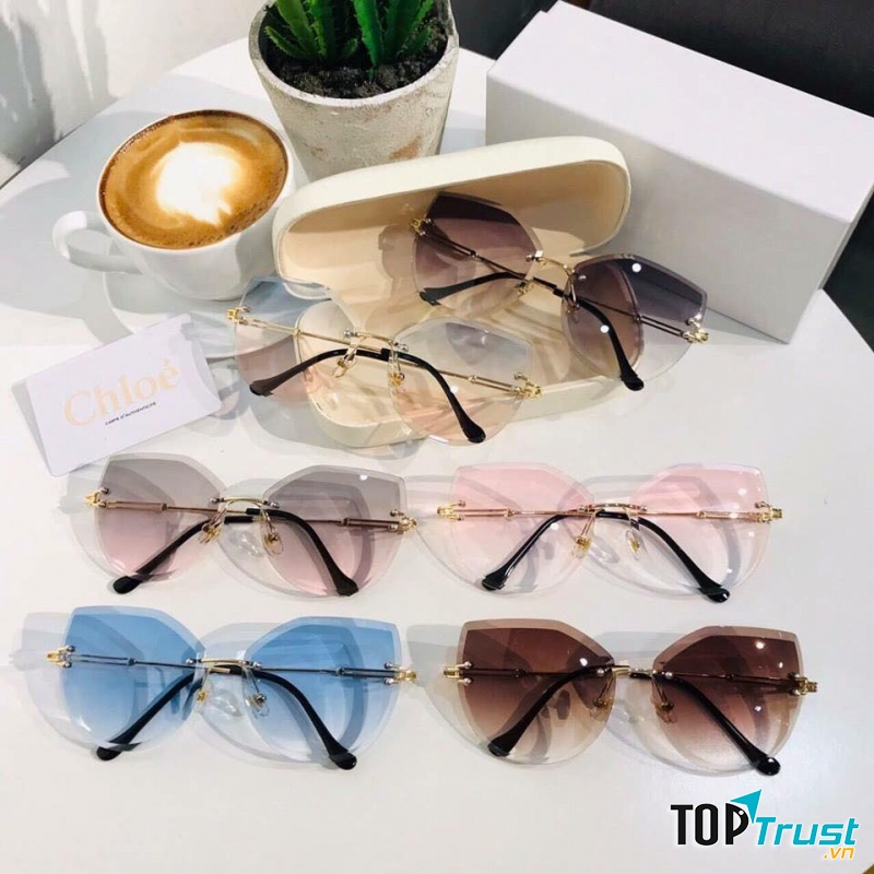 Cửa hàng Kính Mắt Nam Khánh đã xây dựng được tên tuổi và danh tiếng của mình nhờ sự uy tín và chất lượng sản phẩm mang lại