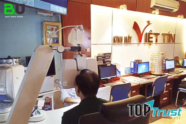 Kính mắt Việt Tín