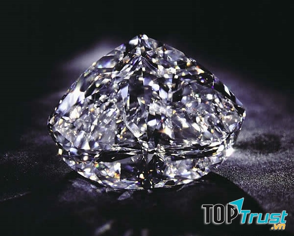 Viên kim cương De Beers Centenary Diamond trị giá 100 triệu $