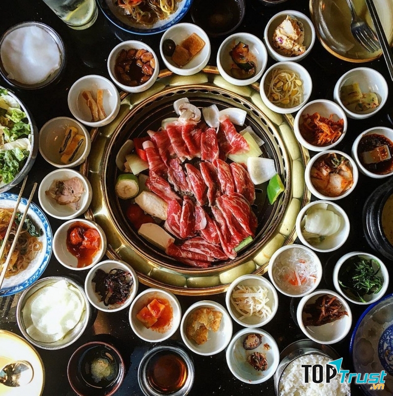 Món lẩu nướng độc đáo tại nhà hàng