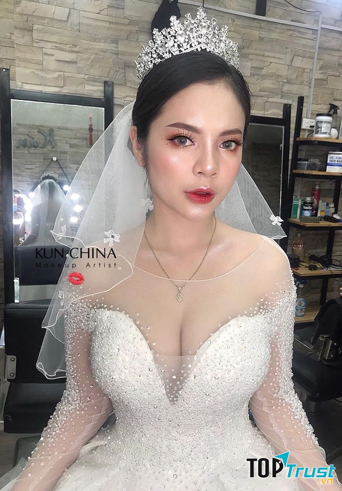 Kún China Makeup