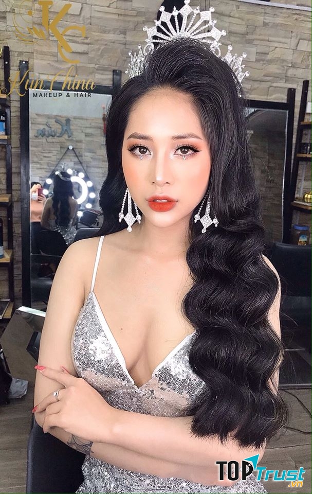 Kún China Makeup