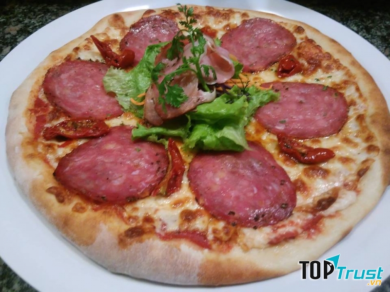 Bánh pizza hấp dẫn tại tiệm