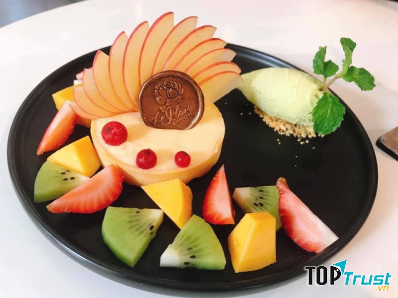 La Fleur Tea and Dessert Cafe