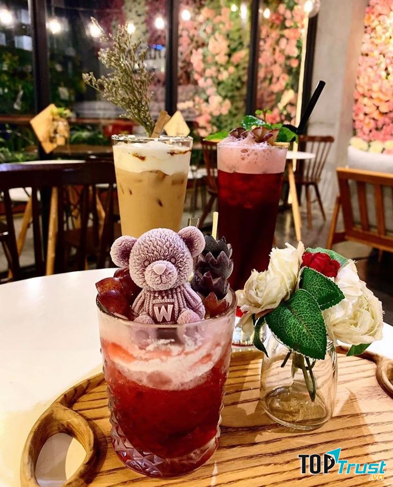 La Fleur Tea and Dessert Cafe