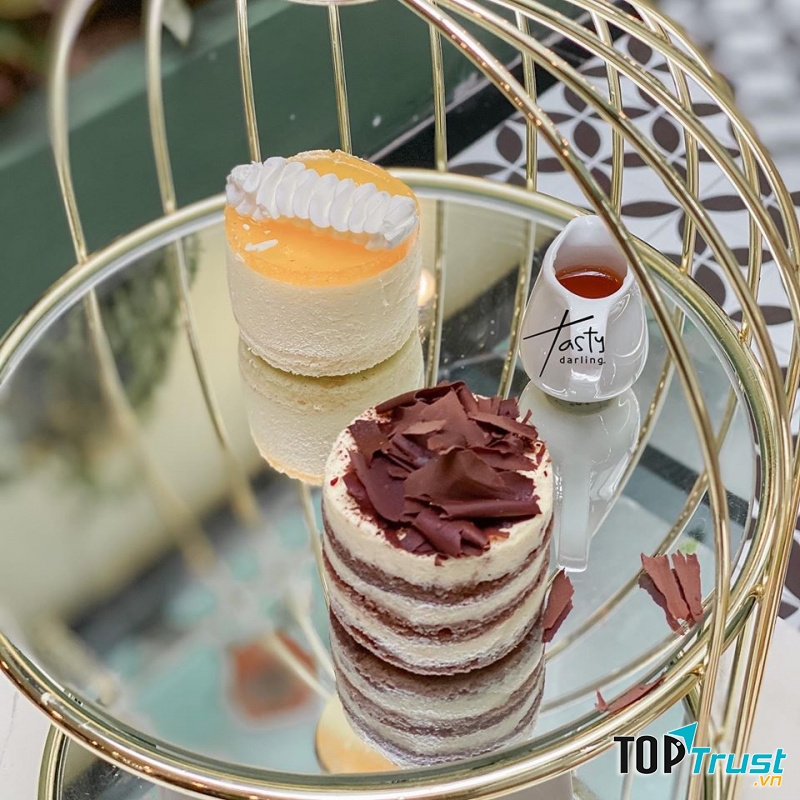 La Mensa là một tiệm trà bánh và cà phê nho nhỏ nằm ở ngõ Thái Hà, trở thành chốn neo đậu tâm hồn của nhiều người.