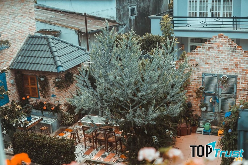 Là Nhà Homestay với decor dễ thương