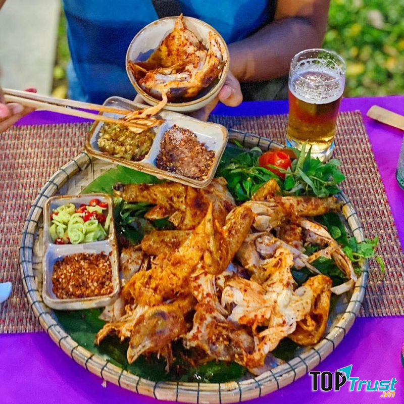 La Pines Restaurant - Hue