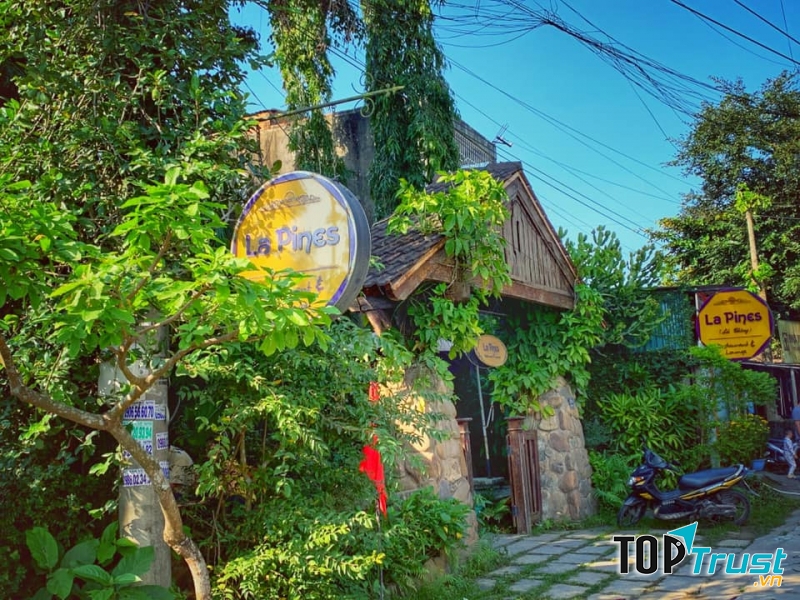La Pines Restaurant - Hue