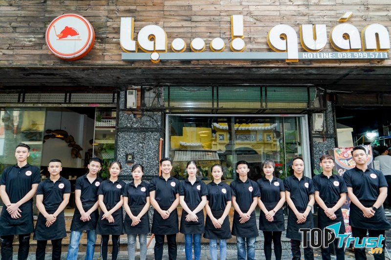 Nhân viên chuyên nghiệp tại Lạ Quán - Hàng Lược