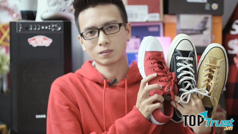 Lạ Sneaker