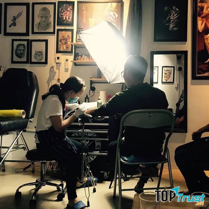 Không gian làm việc của Lạ Tattoo