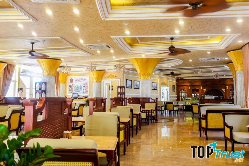 Không gian sang trọng của Lake View Coffee Đảo