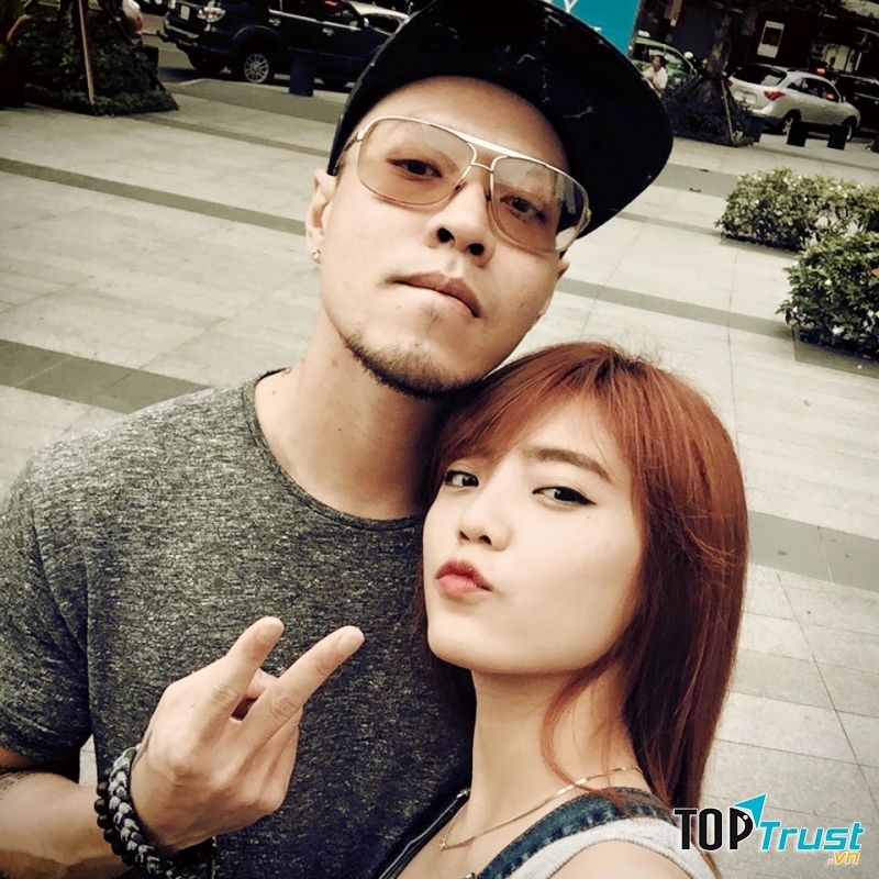 Hai vợ chồng khi mới yêu