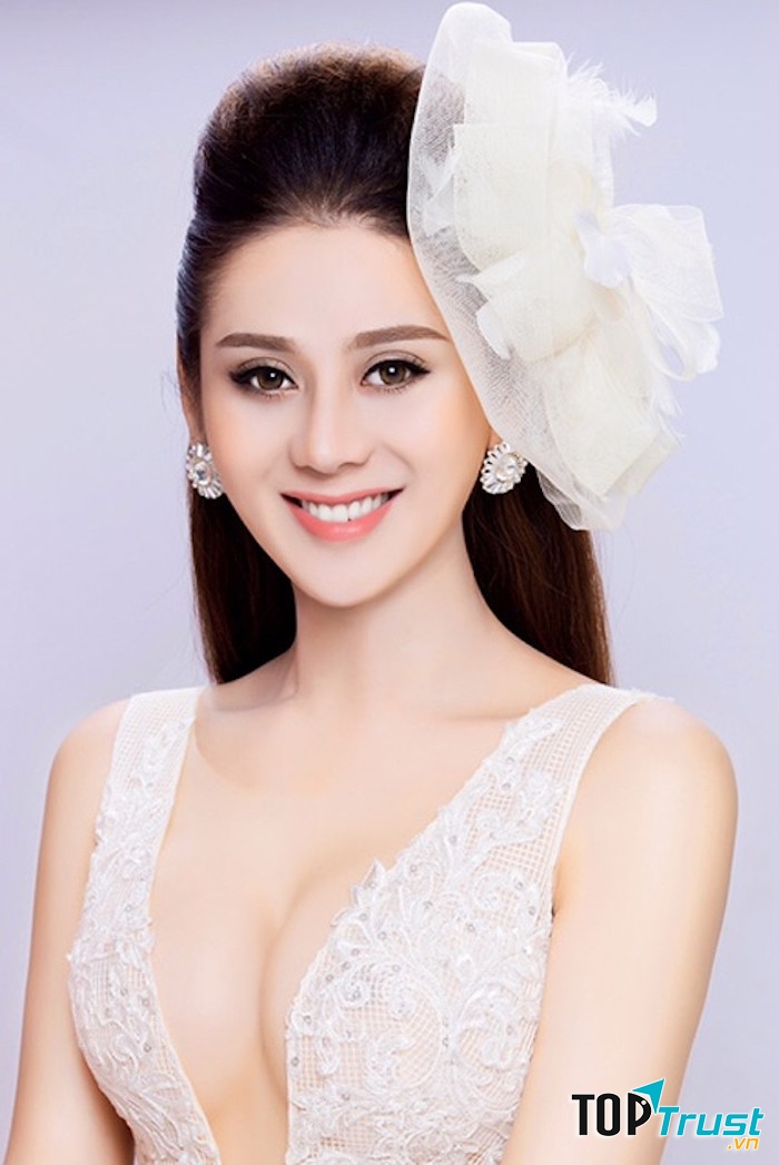 Vẻ đẹp quyến rũ sau khi chuyển giới