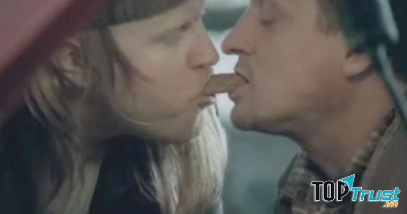 Thay vì ăn mì thì ta ăn Snickers