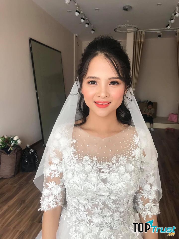 Lâm Hoàng Make-up Store