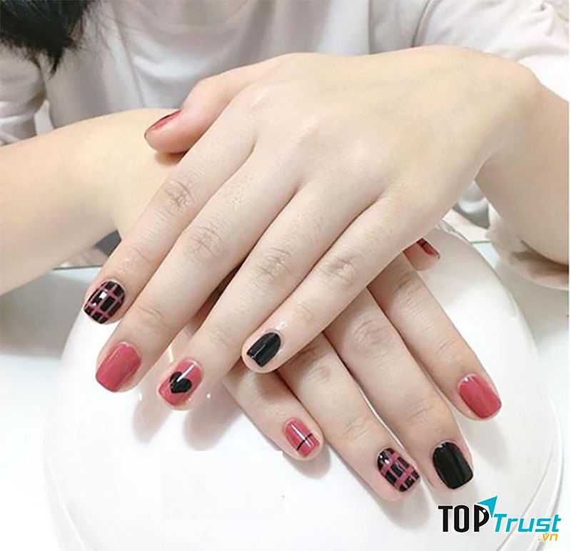 Làm nail, chuẩn bị phụ kiện