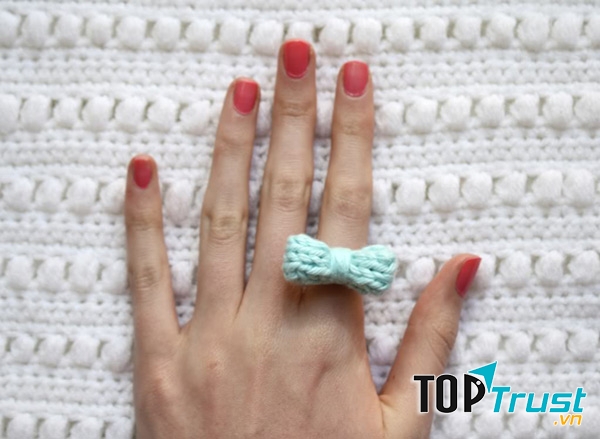 Làm nhẫn nơ bằng len