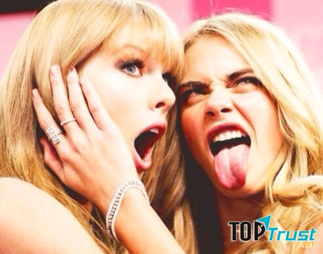 Nổi hứng hát hò