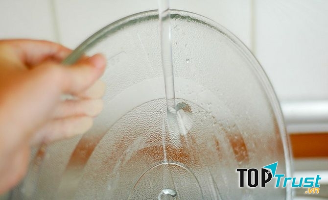 Rửa sạch đồ với giấm