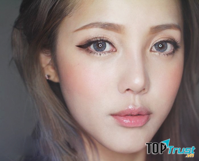 Tạo hiệu ứng da bóng khỏe khi makeup