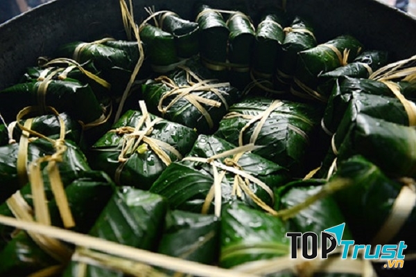 Màu xanh dàu bắt mắt của lá bánh chưng