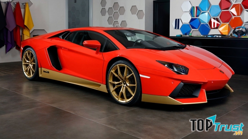 Lamborghini Aventador (2011-nay)