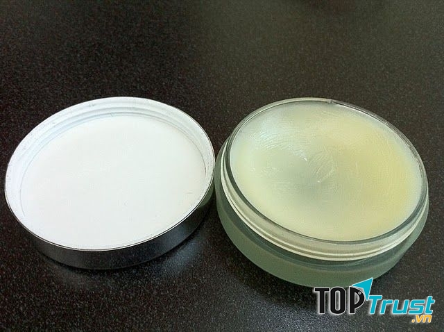 Bên trong Lamer- The Lip Balm ( nguồn internet)