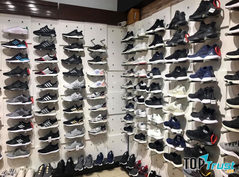 LaMes Lan Anh chắc chắn cũng sẽ là 1 địa chỉ tham khảo tuyệt vời nếu bạn muốn chọn cho mình những đôi giày thể thao đẹp nhất, chất lượng nhất. ﻿