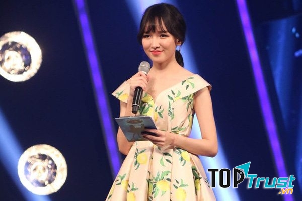 MC tại lamphim.vn đảm bảo 3 yếu tố: giọng đọc truyền cảm, ngoài hình sáng sân khấu, kinh nghiệm dẫn chương trình.