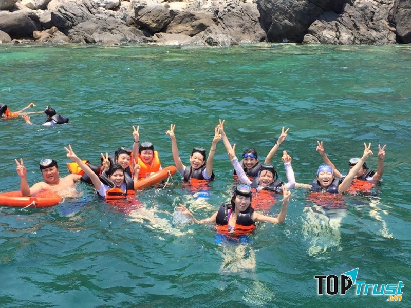 Lặn biển ngắm san hô ở Cù Lao Chàm